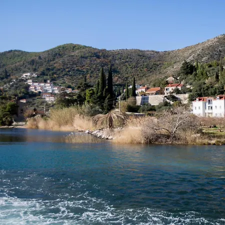 Quaint In Near Sea Dubrovník